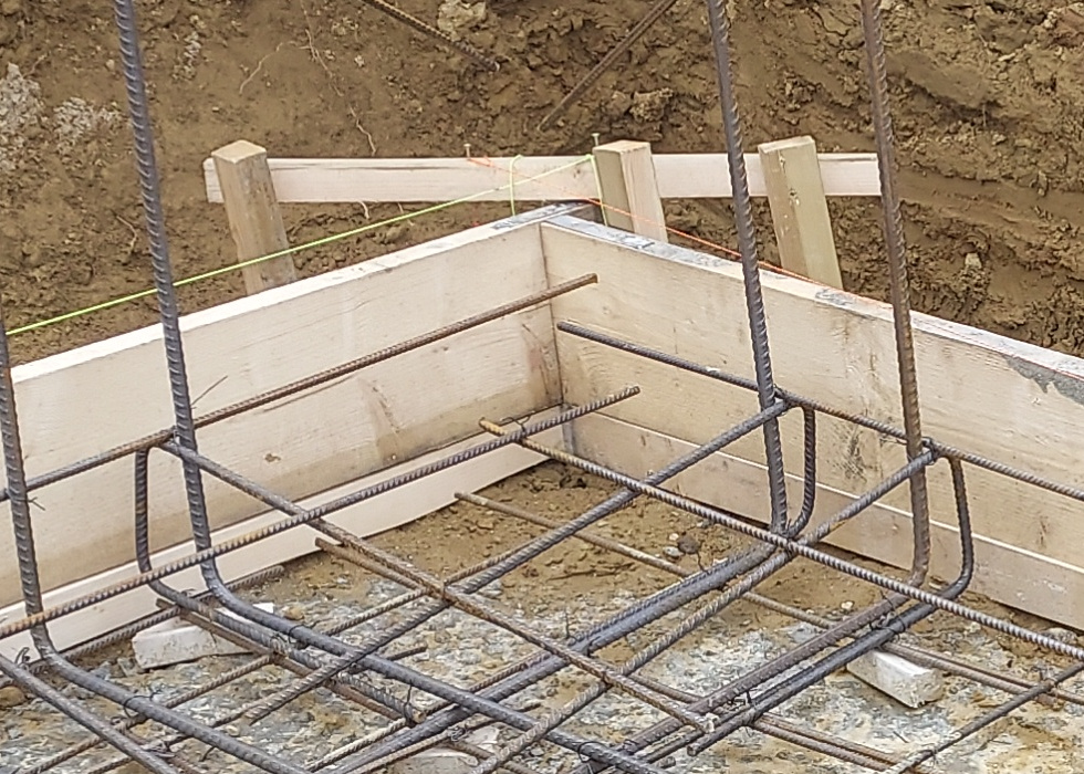 build basement BS8102
